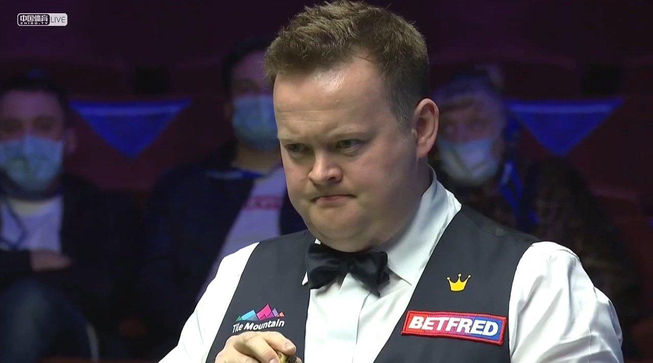 马克-戴维斯手握63分打丢了关键的,毫无难度的超分红球