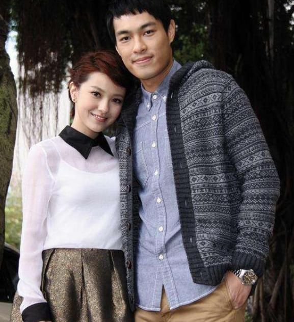 甜蜜!郭采洁伊德尔手牵手亲密出行被拍,顾里终于找到了她的顾源|郭采