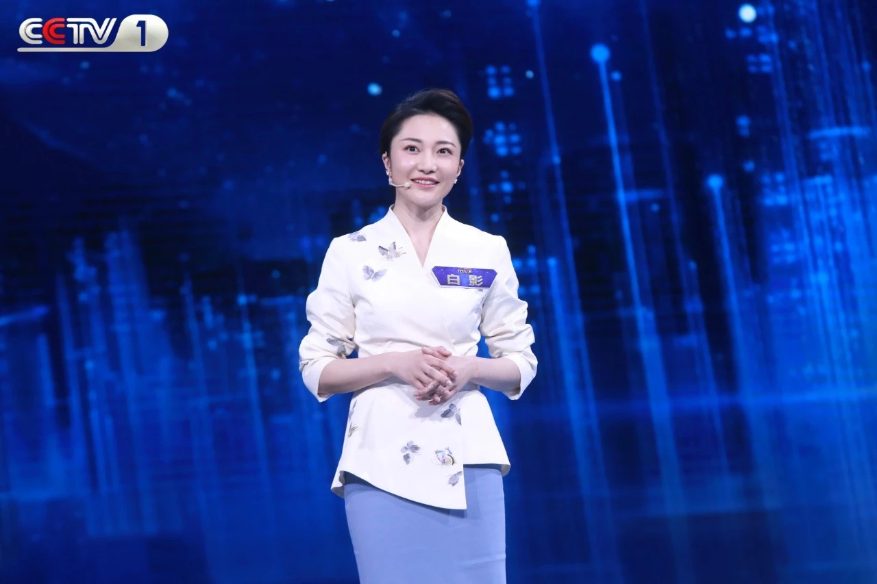原杭州新闻主播白影加盟央视财经频道,她曾用一句话