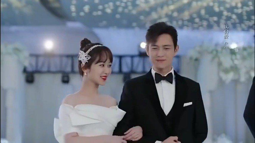 推荐: 韩商言壁咚老婆和老弟的区别 佟年和吴白能一样吗 胡一天气哭了