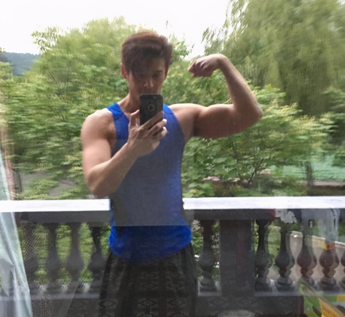 郭品超家居生活更是朴素瓷砖都没做美缝