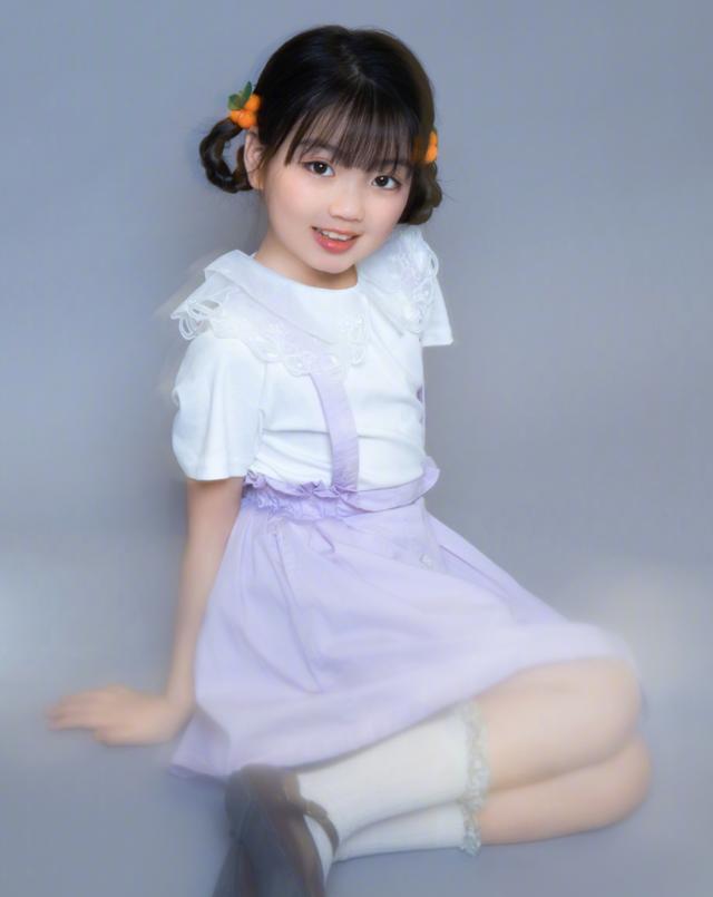 童星阿拉蕾太早熟妆容精致没孩子气4岁就年赚百万养弟弟