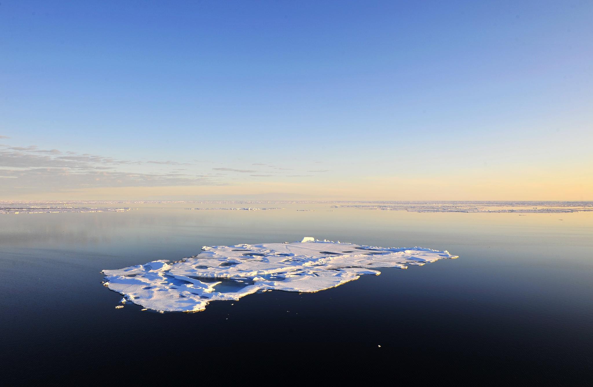地球北极的照片.新华社记者张建松摄