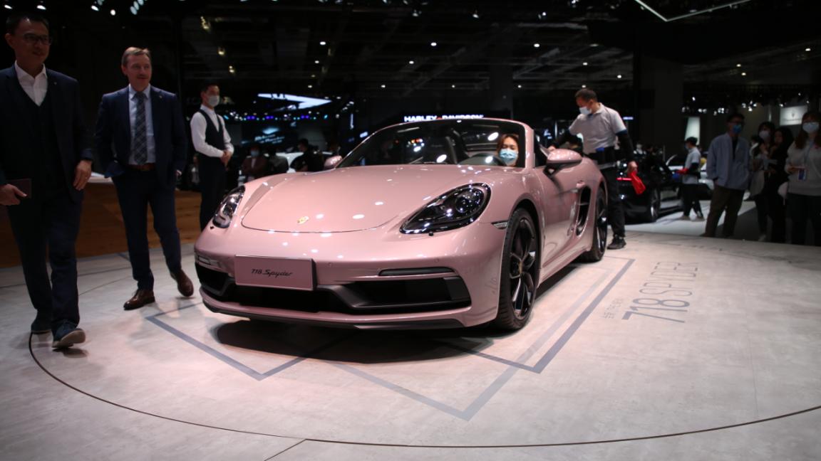 上海车展俘获姑娘芳心的利器保时捷718spyder开启预售