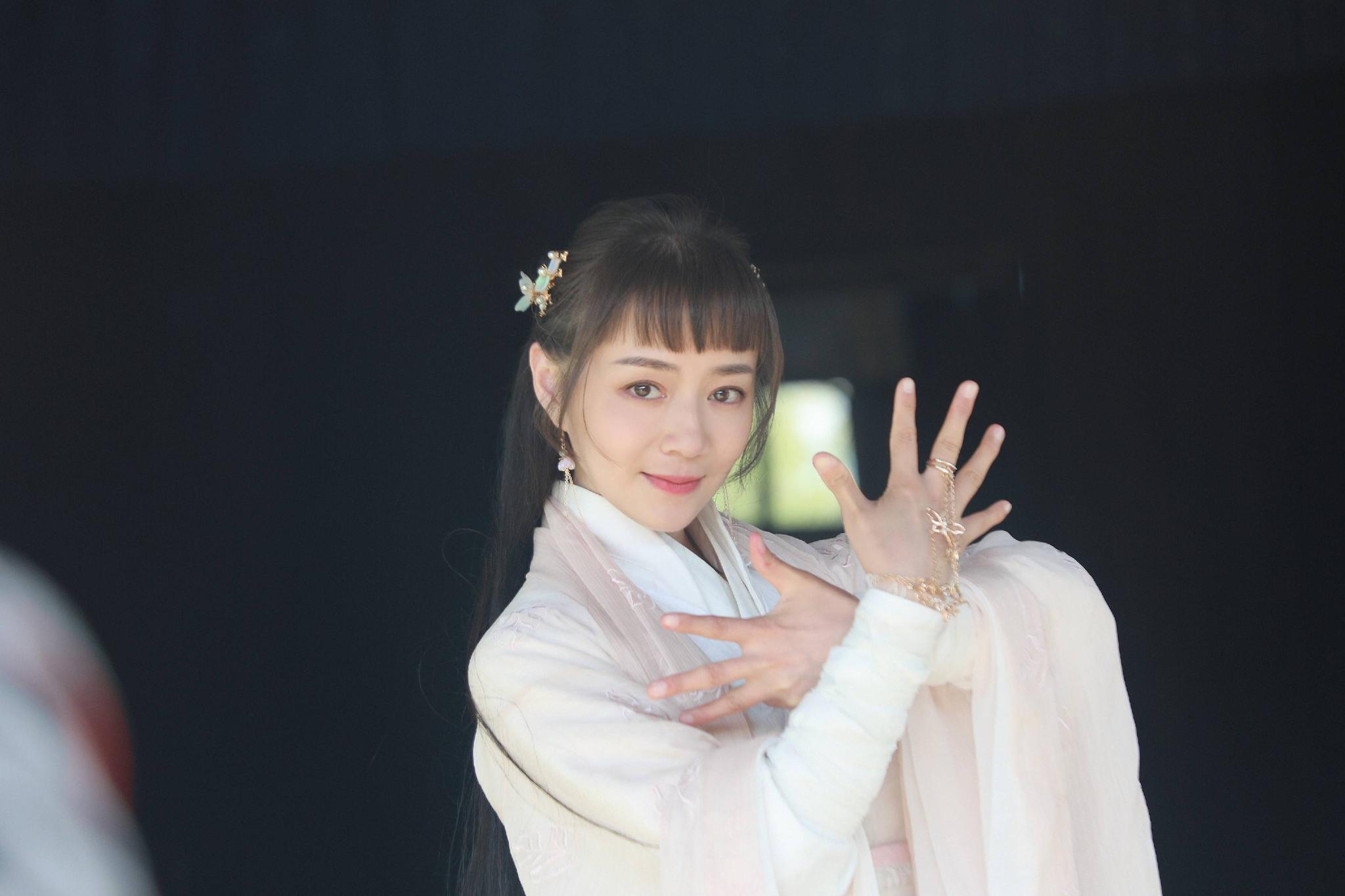 五行传开机马国芯以奶猫级杀伤力女主角桃冰冰走进观众目光