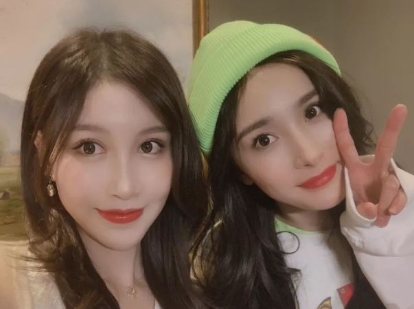 网红和明星合照滤镜只会阻挡明星的美看到李现让人哭笑不得