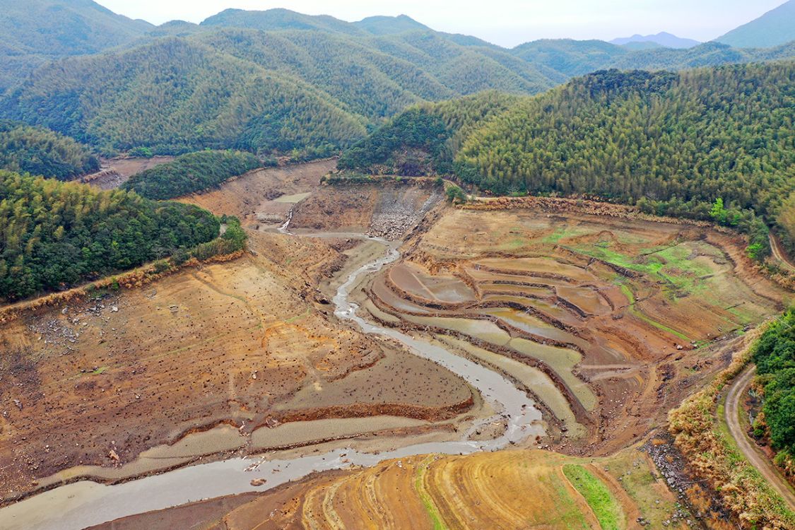 儒雅洋隔溪張,上張水庫歐陽橋,枯水期和豐水期,天壤之別|象山|隔溪