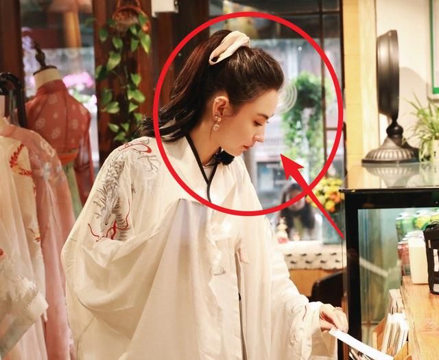 张柏芝在乌镇被偶遇生图被疯传40岁的脸部状态太真实了