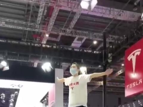 绝不妥协的特斯拉已寄出后台数据 维权女车主丈夫发帖回应休闲区蓝鸢梦想 - Www.slyday.coM