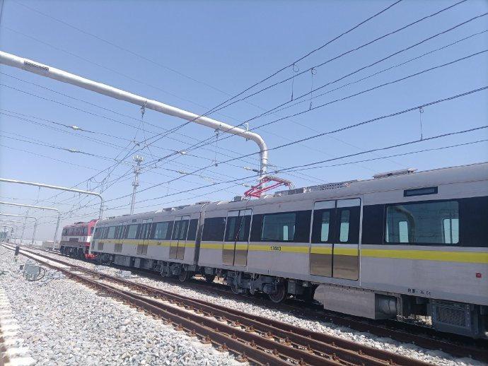 大连地铁13号线全线接触网冷滑试验顺利完成