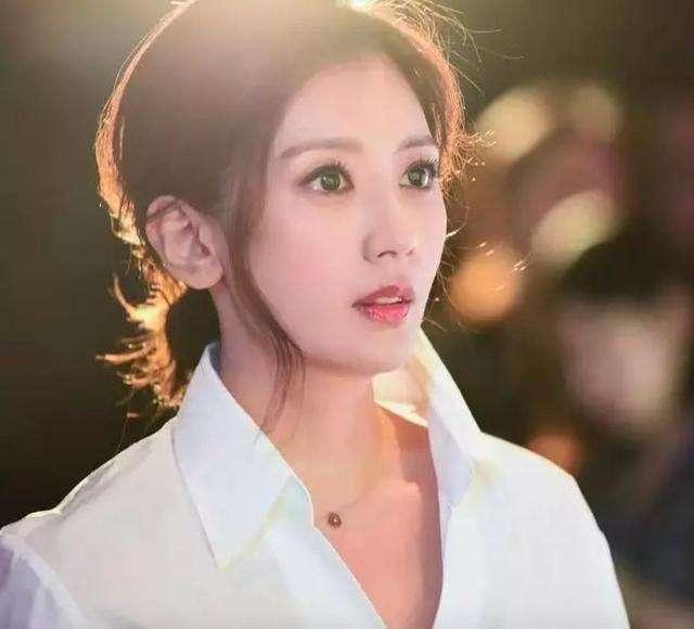 嫁豪门,离婚赔了2600万,姐弟恋、47岁的她把一手烂牌打成了王炸休闲区蓝鸢梦想 - Www.slyday.coM 嫁豪门,离婚赔了2600万,姐弟恋、47岁的她把一手烂牌打成了王炸休闲区蓝鸢梦想 - Www.slyday.coM