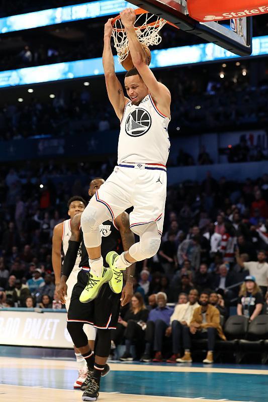 我希望自己可以扣篮库里拿自己举例建议年轻人发挥自身优点