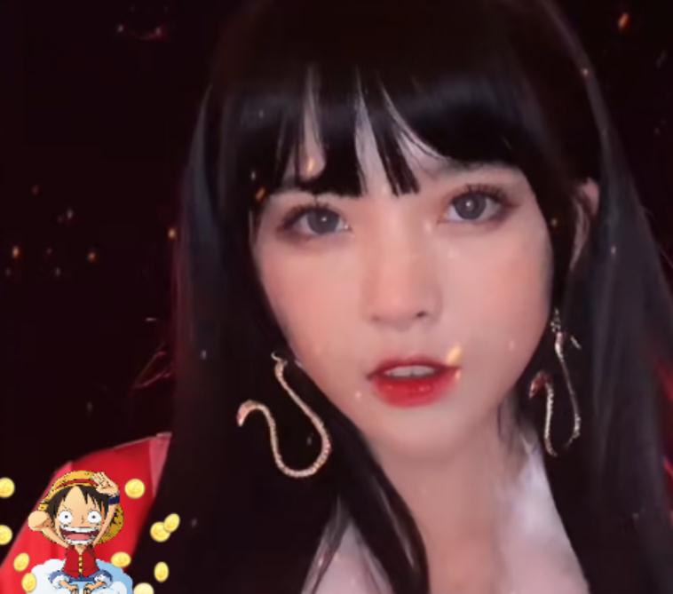 彭十六cos海贼王女帝3500万粉丝怒了根本没诚意强蹭