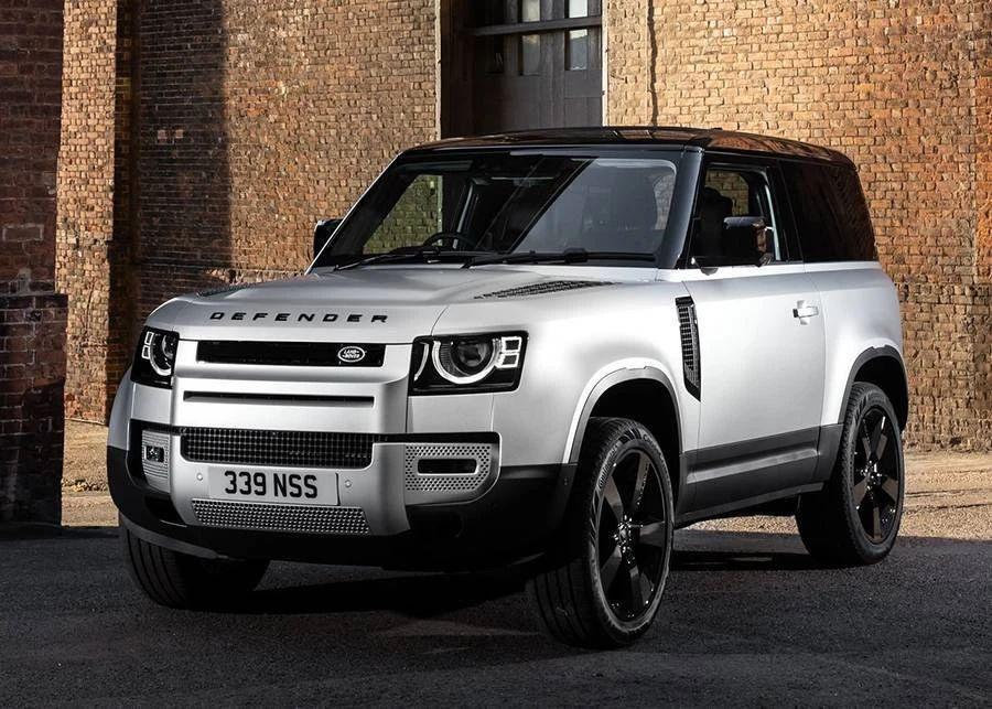 全新路虎卫士90于上海车展正式上市,新车共推出2款车型,售价区间为72.