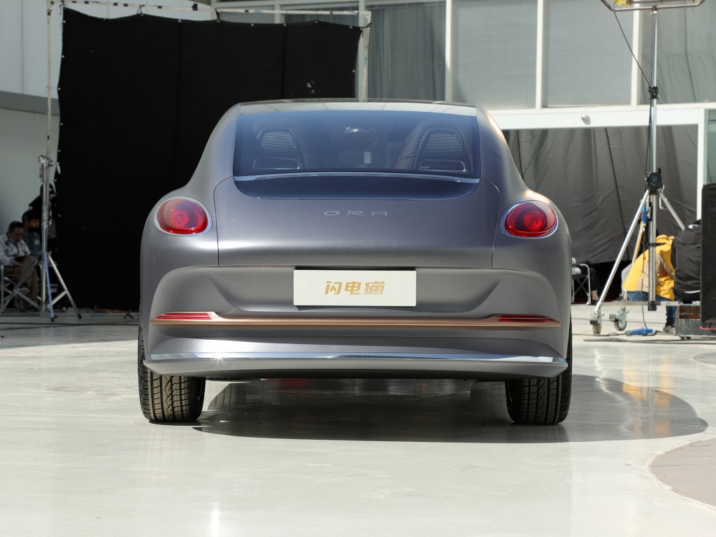 长城终于憋不住了,发布电动跑车,4秒内破百,长相酷似帕拉梅拉