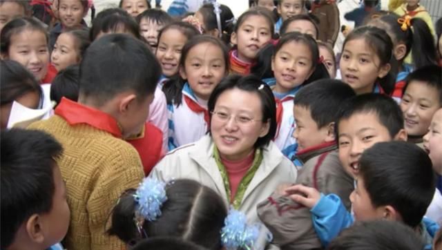 因误诊瘫痪的侯晶晶,29岁成我国首位轮椅博士,今是一流高校教授休闲区蓝鸢梦想 - Www.slyday.coM 因误诊瘫痪的侯晶晶,29岁成我国首位轮椅博士,今是一流高校教授休闲区蓝鸢梦想 - Www.slyday.coM