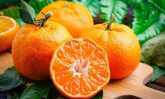 耙耙柑吃多了会上火还是降火(吃耙耙柑上不上火)