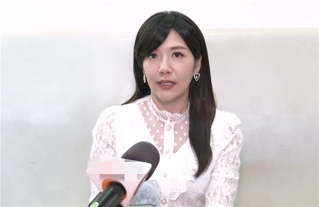 女主持郑亦真承认当小三,还传有亲密视频曝出,她发