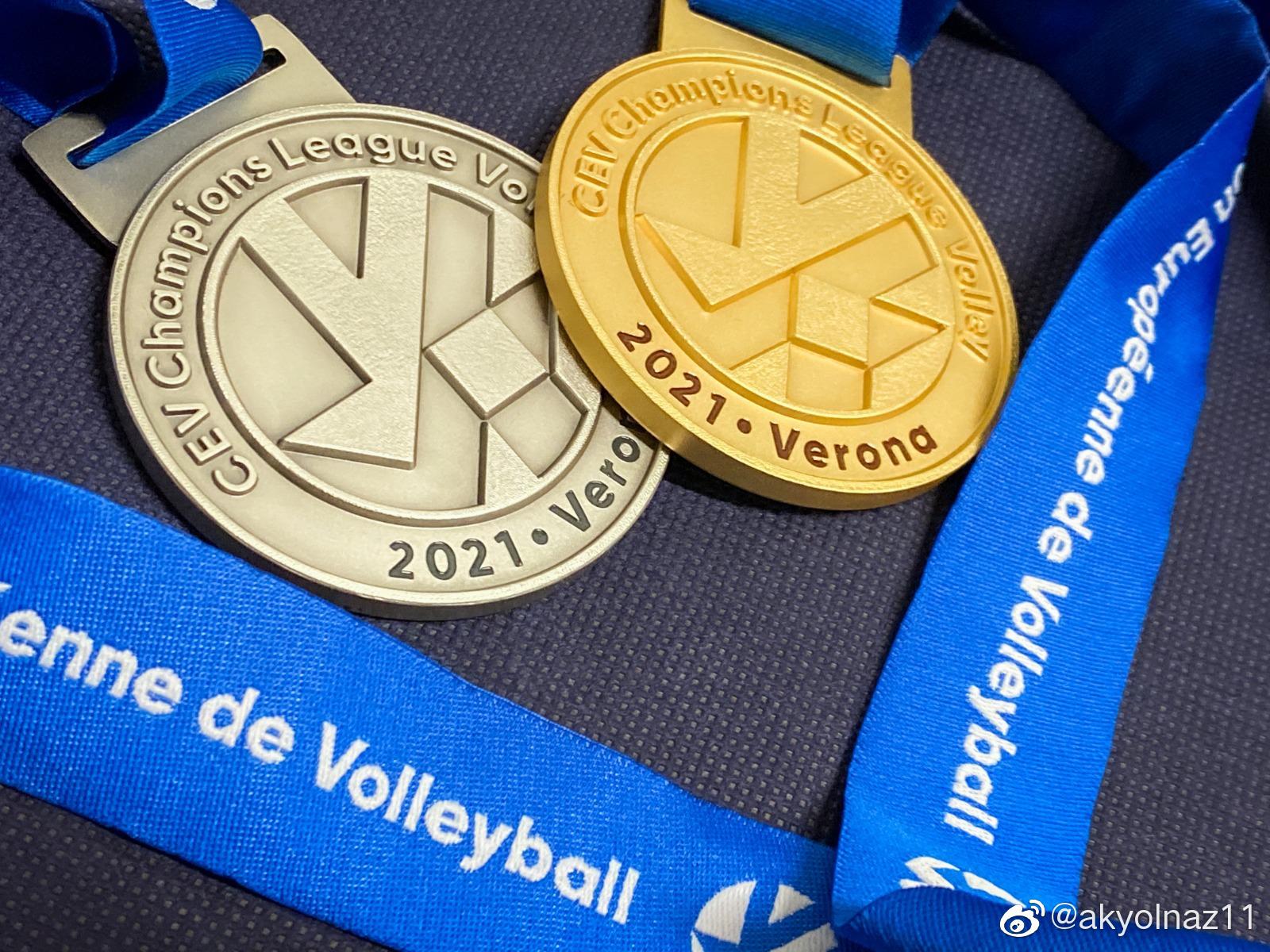 2020-2021赛季欧冠奖杯 和奖牌