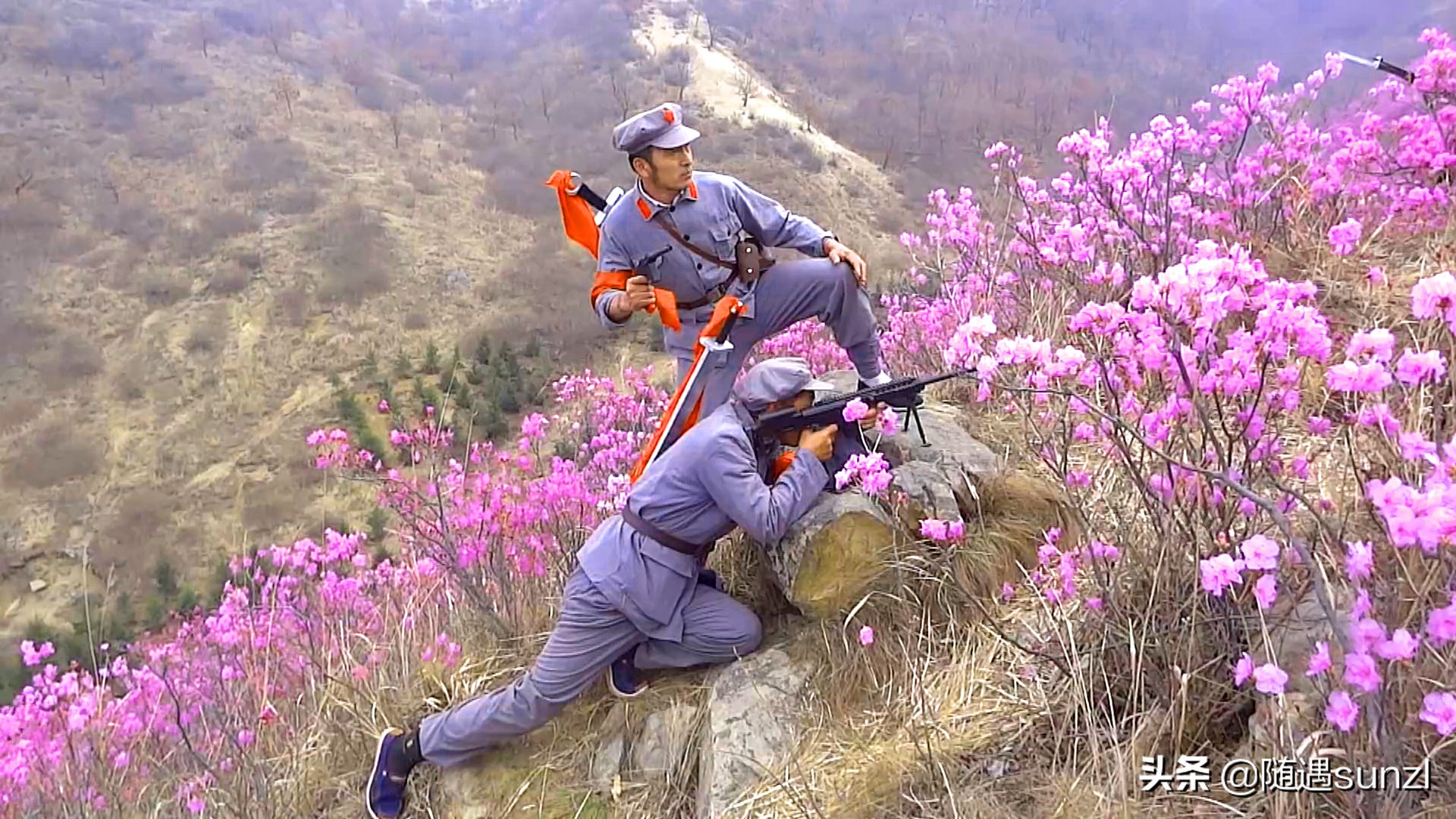 那漫山遍野盛开的映山红,不仅映红了每一位英姿飒爽的红军战士,更映红