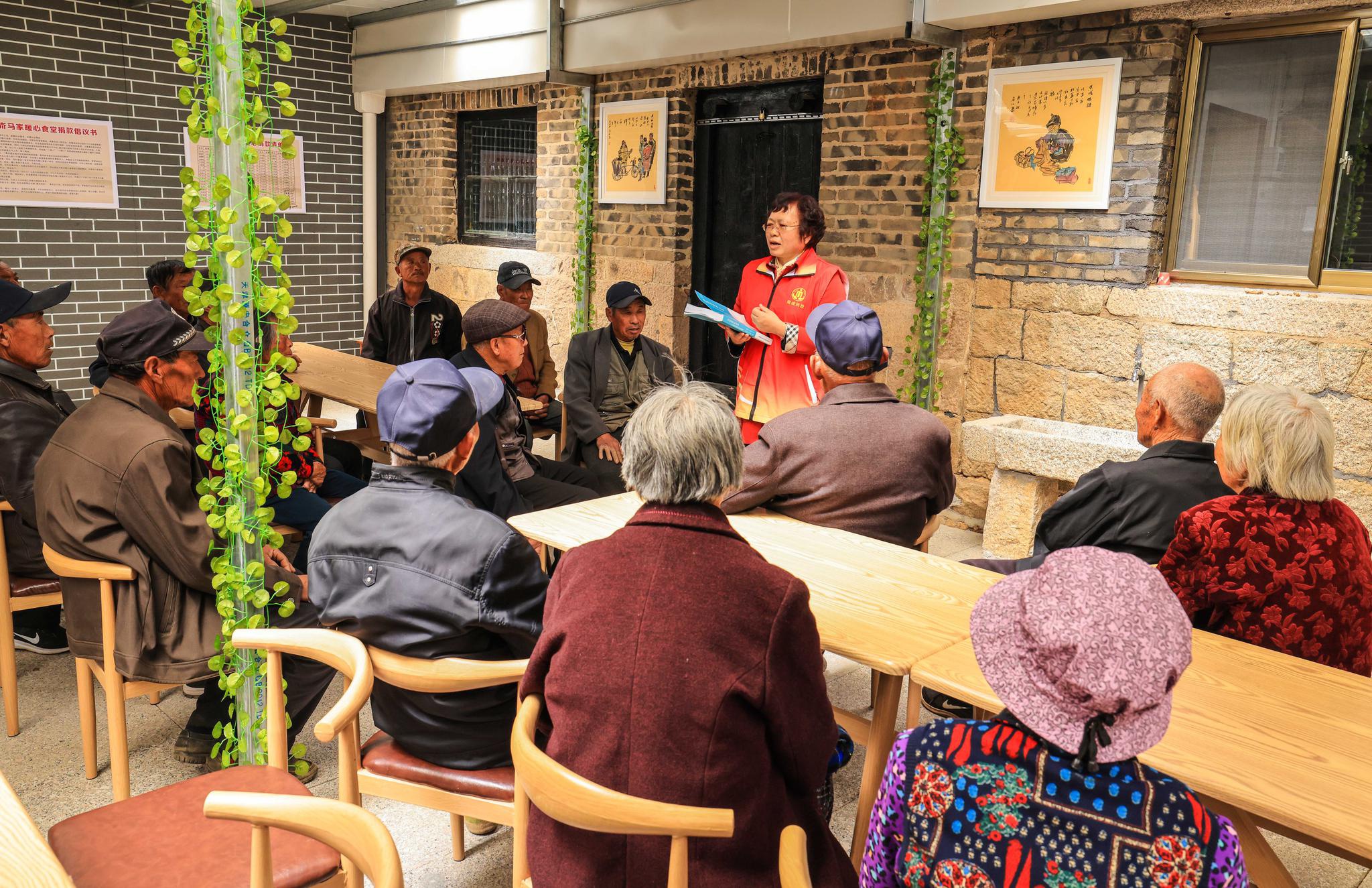 山东荣成:依托"暖心食堂" 探索农村养老新模式|养老_新浪新闻