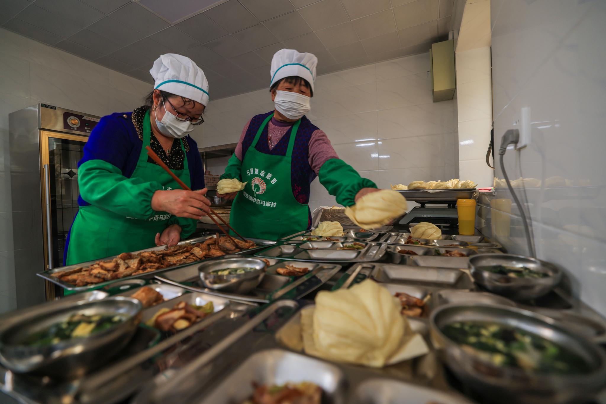 山东荣成依托暖心食堂探索农村养老新模式