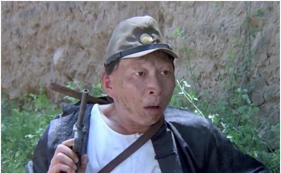 他是经典反派"裘千尺",曾因长相吓哭女演员,女儿却是美人胚子|李明