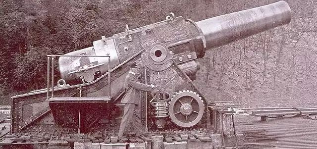 奥匈帝国之战锤305毫米重型攻城炮来自斯柯达的光辉呈现