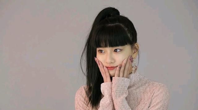 faky走的是girl crush路线,在喜欢甜美偶像的日本这个组合的人气并不