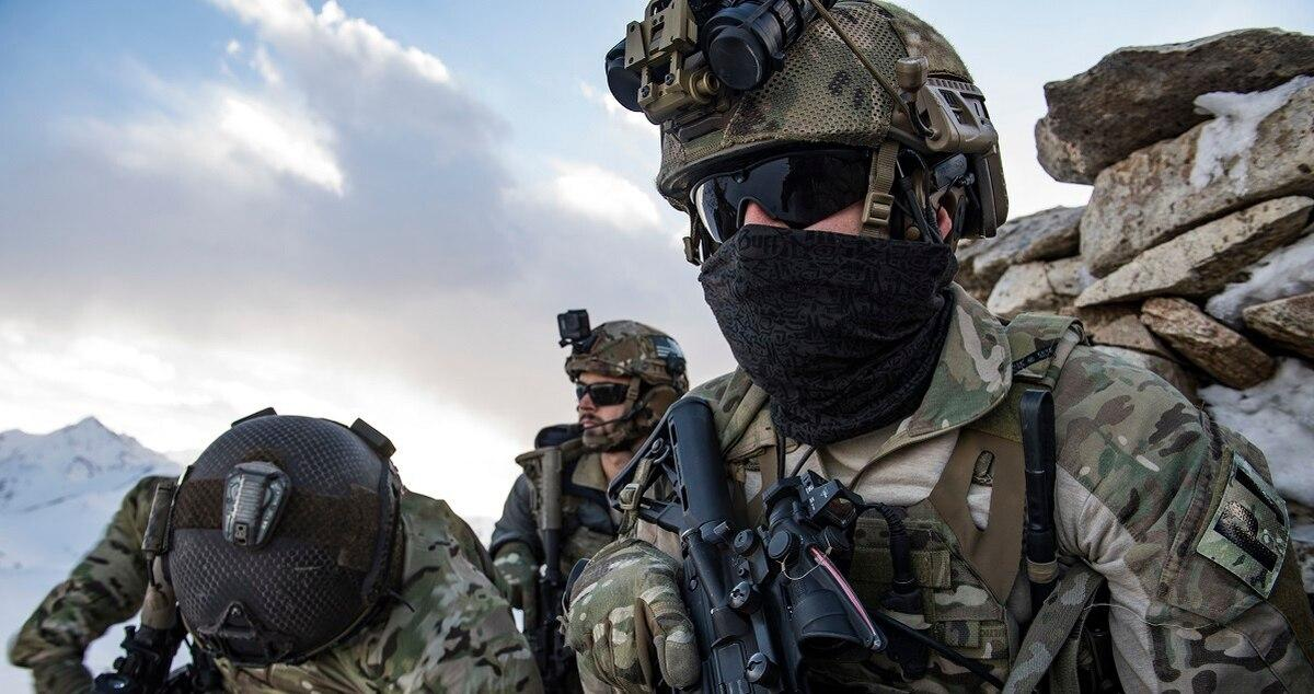 钢盔无法抵挡子弹,带着也不舒服,为何在战场上还要士兵佩戴呢?