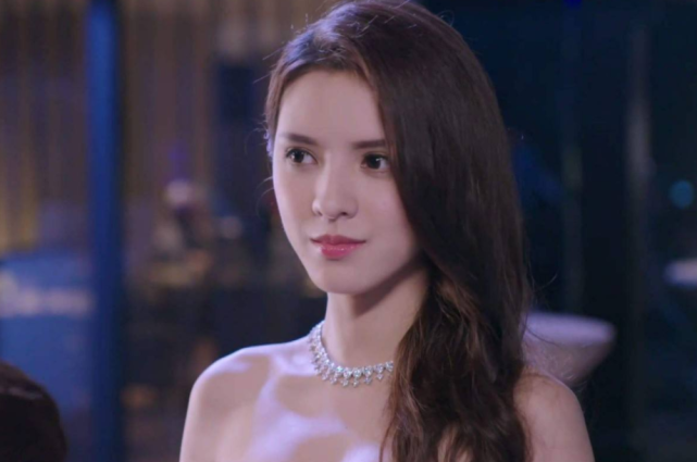 当初何炅力捧"四小天鹅",如今女一糊了,女三凉了,不起眼的她|栀子花开