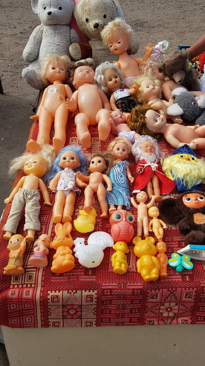 昂贵的跳蚤市场一个苏联的破旧娃娃竟卖16万卢布