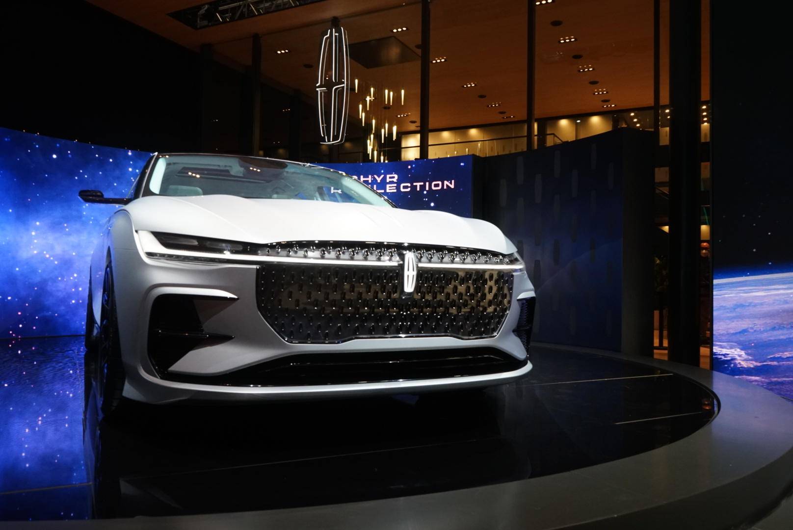 从zephyr reflection量产概念车,或许能窥探林肯的未来-新浪汽车