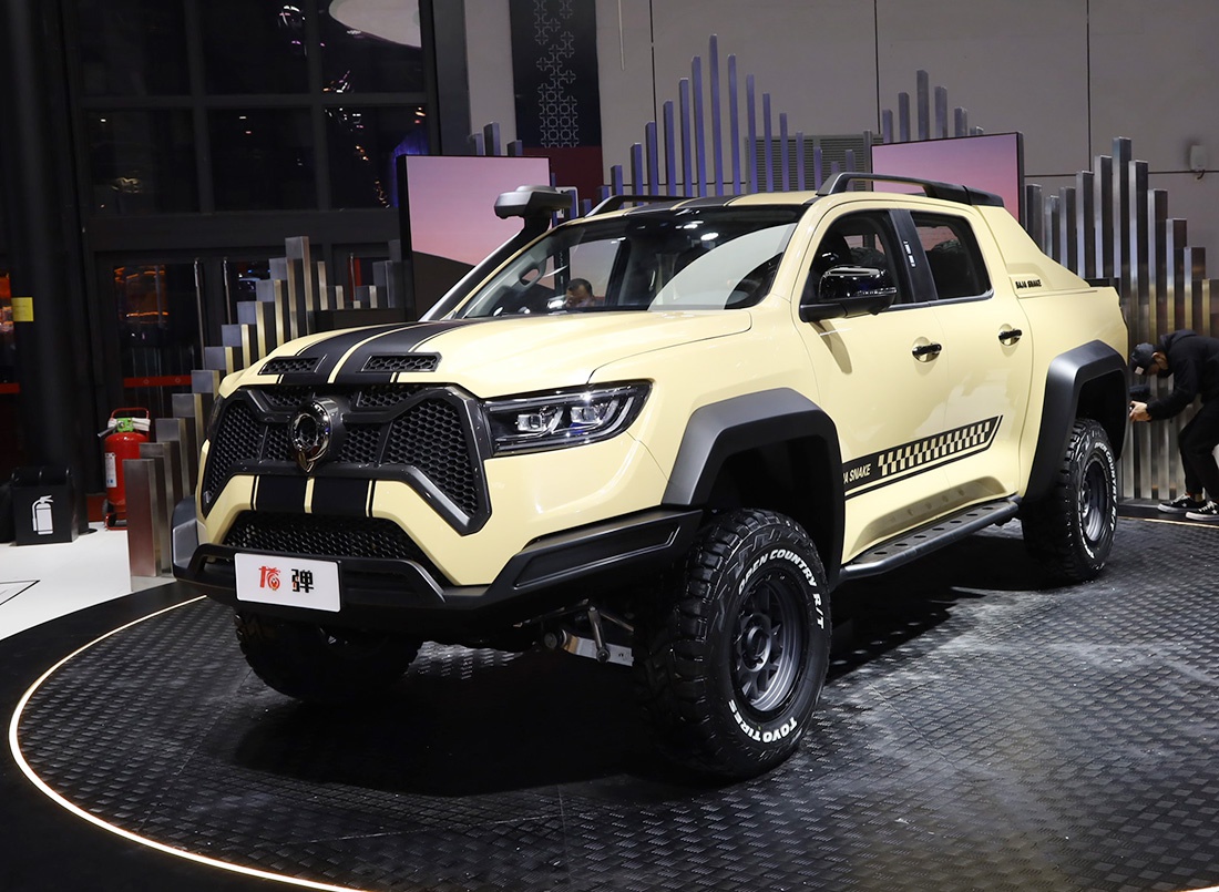 长城炮龙弹版实车,外观很霸气,两个备胎 氮气减振-新浪汽车