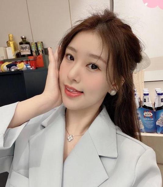 又一个项思醒出现拥有百万粉丝同一时间约会四人