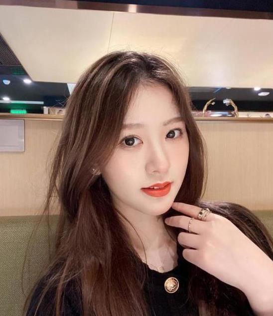 项思醒的翻车也已经证明了,想要通过自己的美貌获得