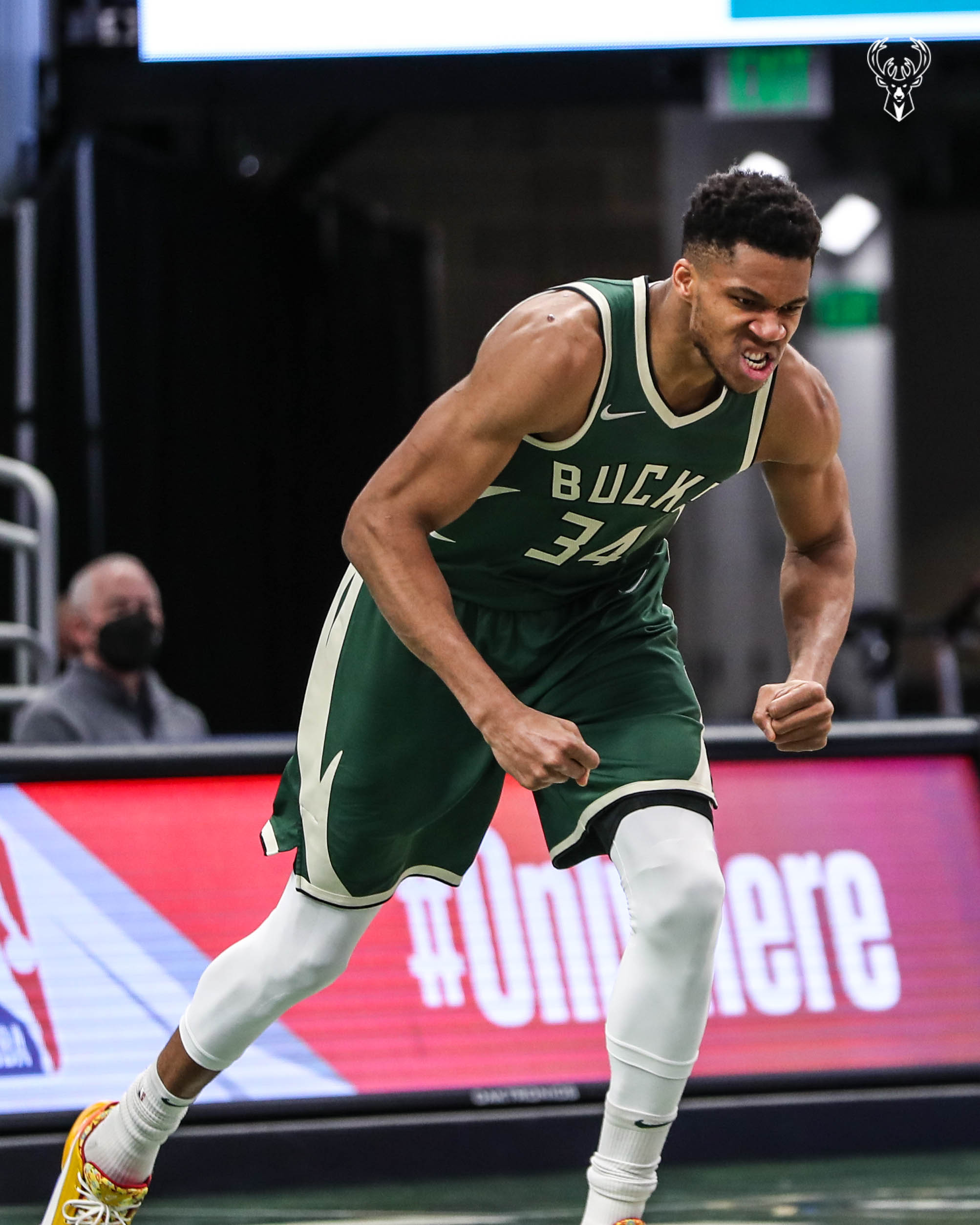 雄鹿38分狂屠东部第二字母哥24147创纪录恩比德观战太无奈