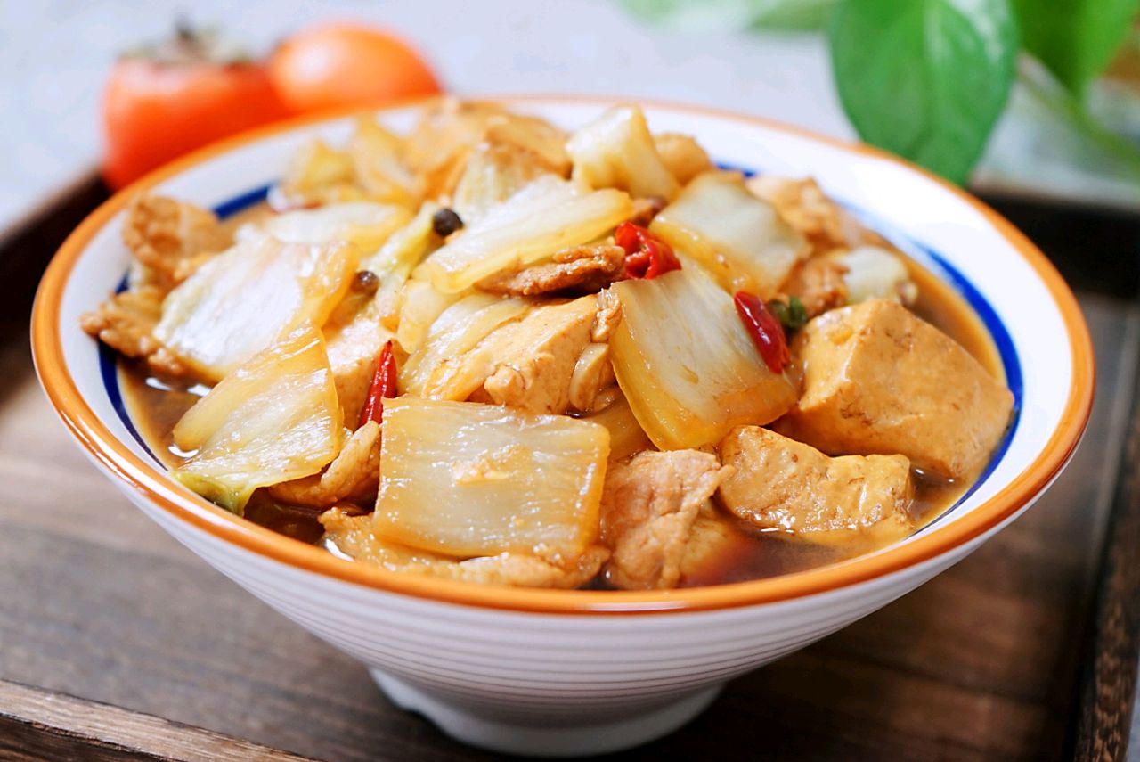 白菜炖豆腐:做法虽简单,但想做好吃却不容易!得按这个步骤来