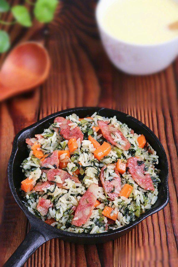 莴笋叶香肠饭,超级香的焖饭做起来吧