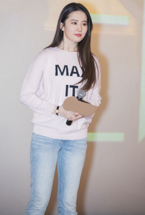 有种整容叫刘亦菲长胖粉色卫衣是18岁黑长直美成初恋女神