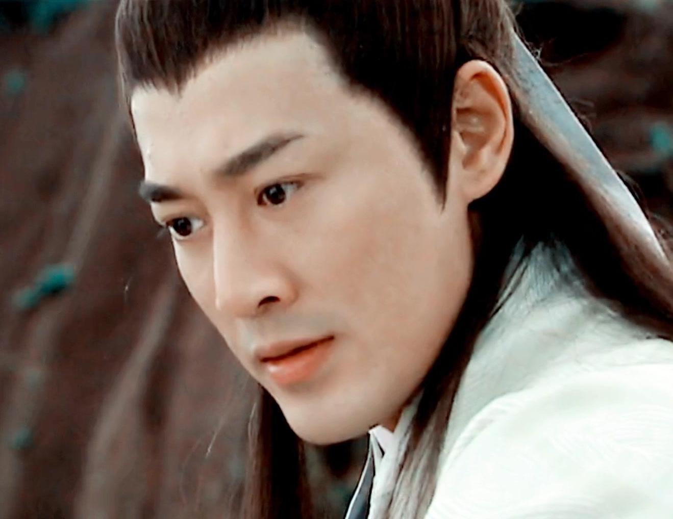 《大唐双龙记》里的寇仲落拓中又带了智慧.