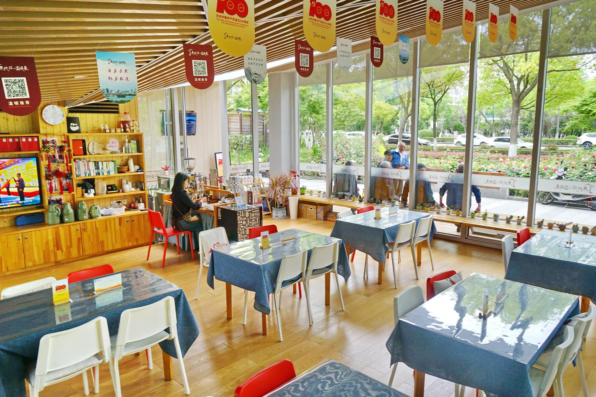 浙江嘉兴:公厕蝶变"城市驿站"