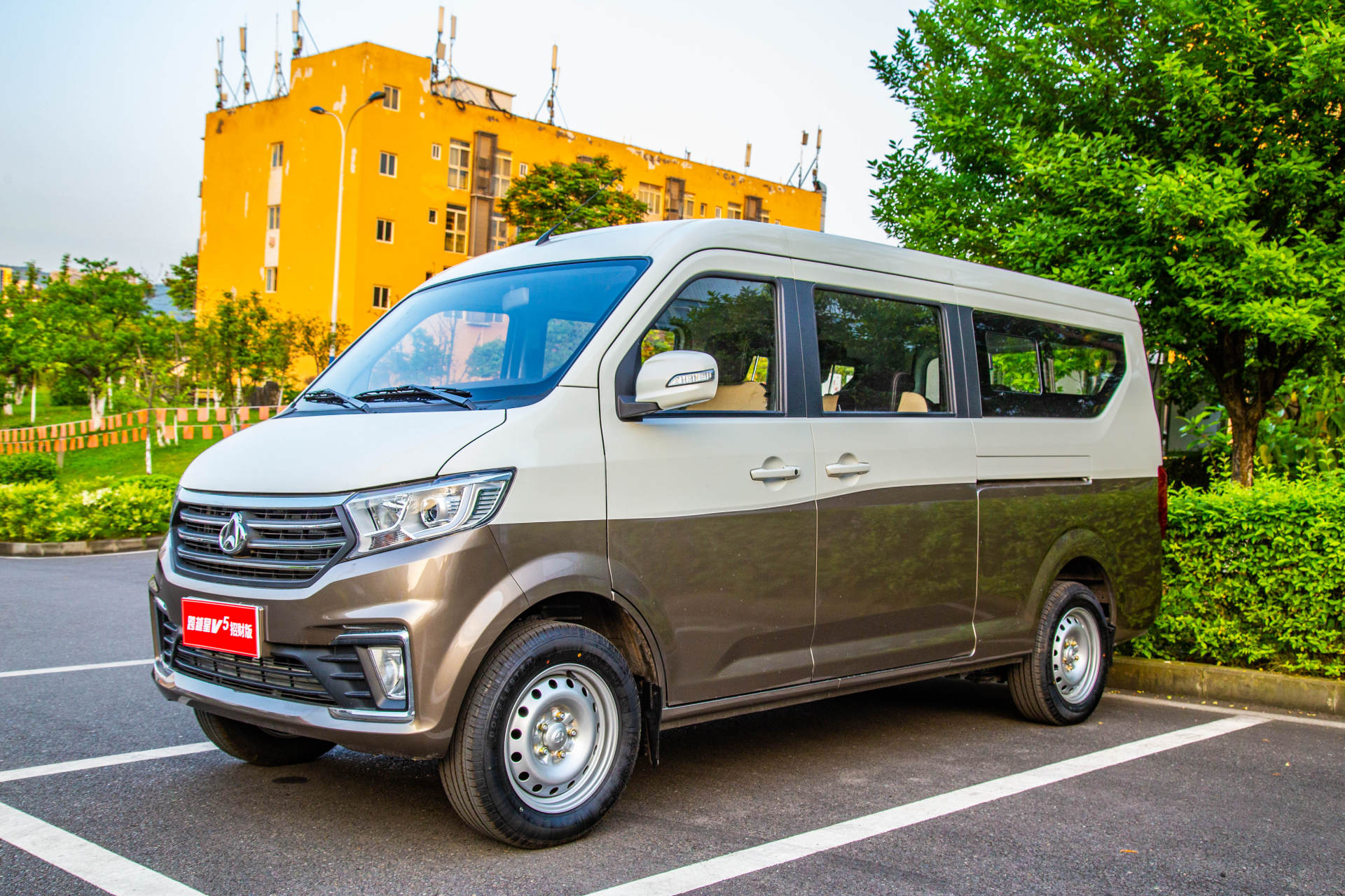 48m06大空间微客,长安跨越星v5强势登场-新浪汽车