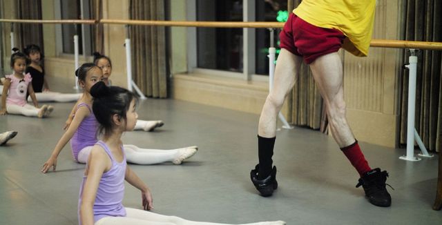 46岁"巨婴"只会跳舞,衣服不会洗,年薪百万却没人愿意嫁|郭冷|芭蕾舞