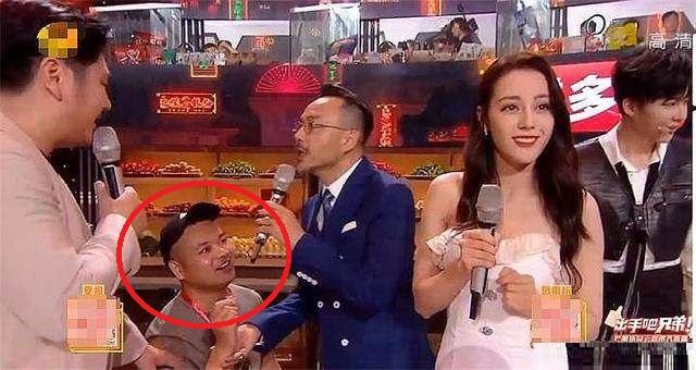 女爱豆直播自爆与成员吃火锅被陌生男子骚扰,不堪忍受直接怒怼休闲区蓝鸢梦想 - Www.slyday.coM 女爱豆直播自爆与成员吃火锅被陌生男子骚扰,不堪忍受直接怒怼休闲区蓝鸢梦想 - Www.slyday.coM