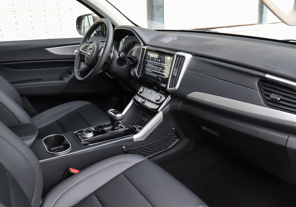 长城炮皮卡内饰