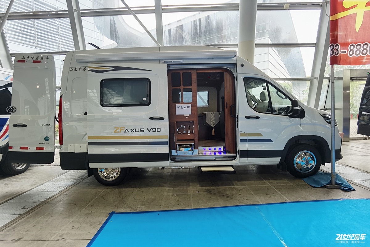 现代元素融入了古典风格中房大通v90房车368万元