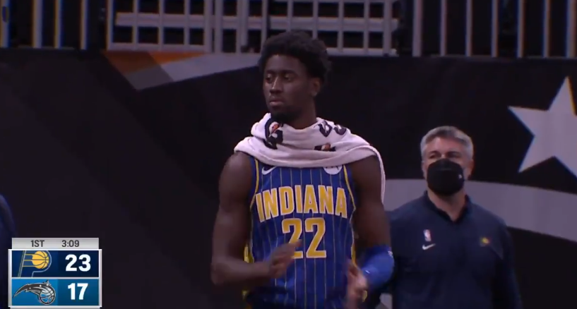 看着都疼!魔术后卫崴脚,血洒球场,被抬出场时,还鼓掌安慰球迷休闲区蓝鸢梦想 - Www.slyday.coM 看着都疼!魔术后卫崴脚,血洒球场,被抬出场时,还鼓掌安慰球迷休闲区蓝鸢梦想 - Www.slyday.coM