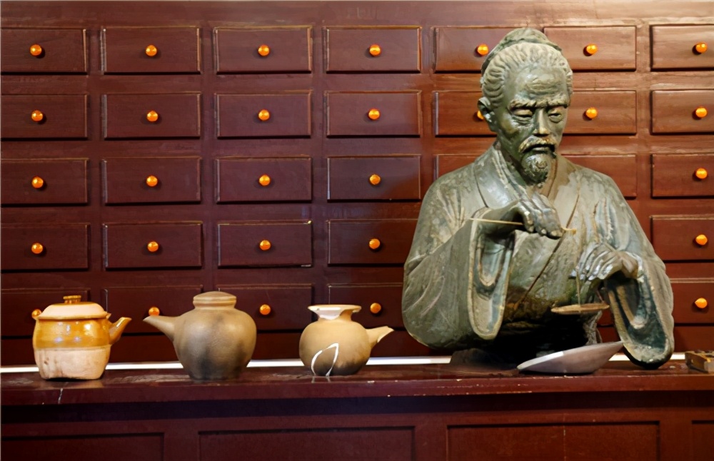 曹操同意华佗做开颅手术结果会怎样专家答案已写在了史书里