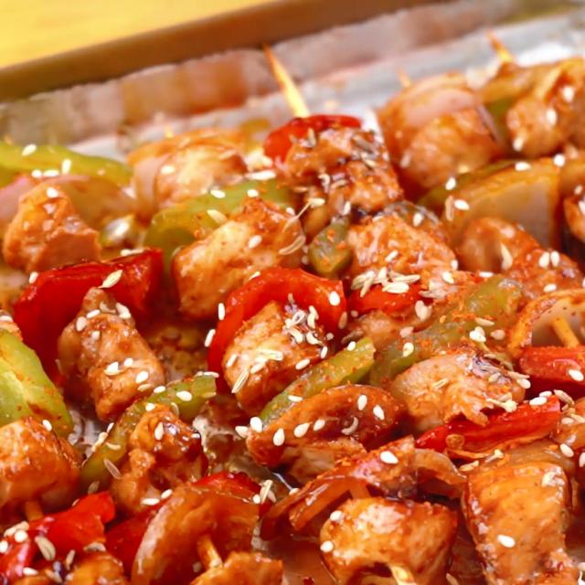 孜然烤肉串,十分入味,下酒必备|烤肉串|孜然|叉烧酱_新浪新闻